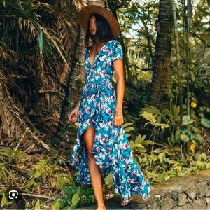 Marbella blue floral XIX Palms dress size 2 (size small on website)